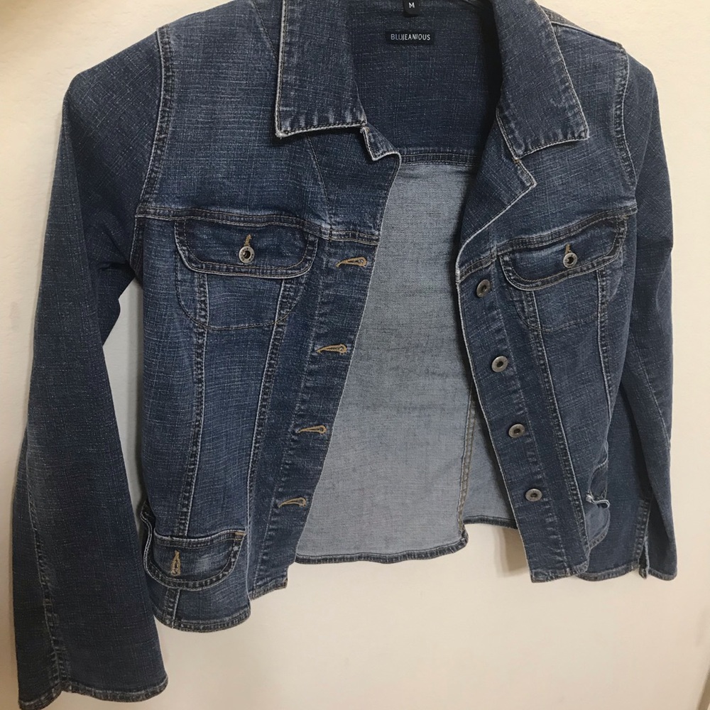 Denim jacket. - Picture 2 of 5
